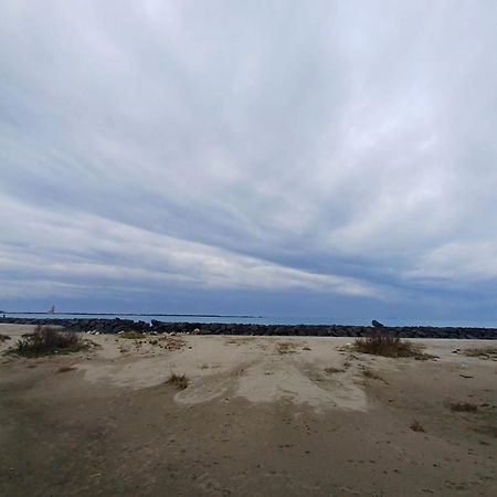 Armareaoverseassuites Fiumicino Bagian luar foto