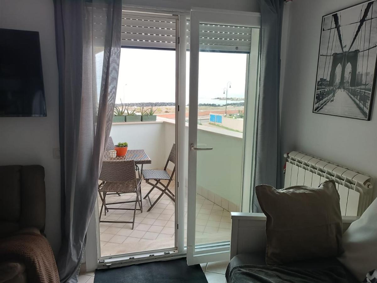 Armareaoverseassuites Fiumicino Bagian luar foto